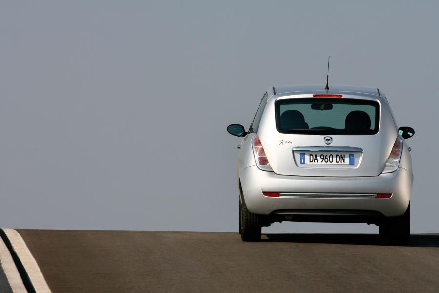 Lancia Ypsilon (843) 2006 года  (фото 15 из 43)